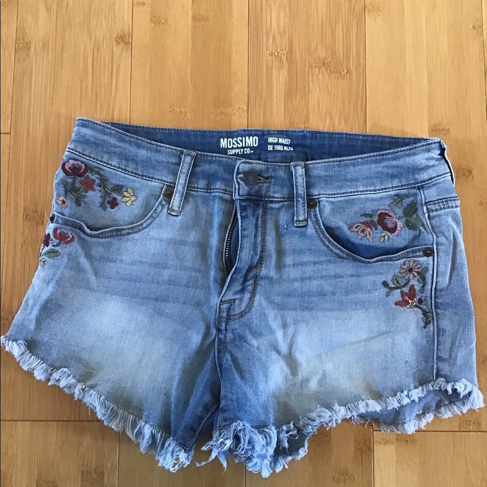 Mossimo High Waisted Jean Sorts Size 6 W28